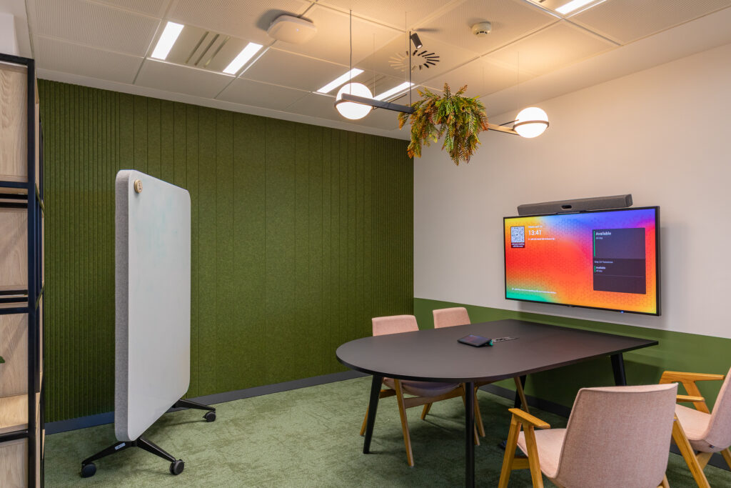 2453_Construcía TomTom 103