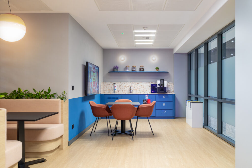 2453_Construcía TomTom 181